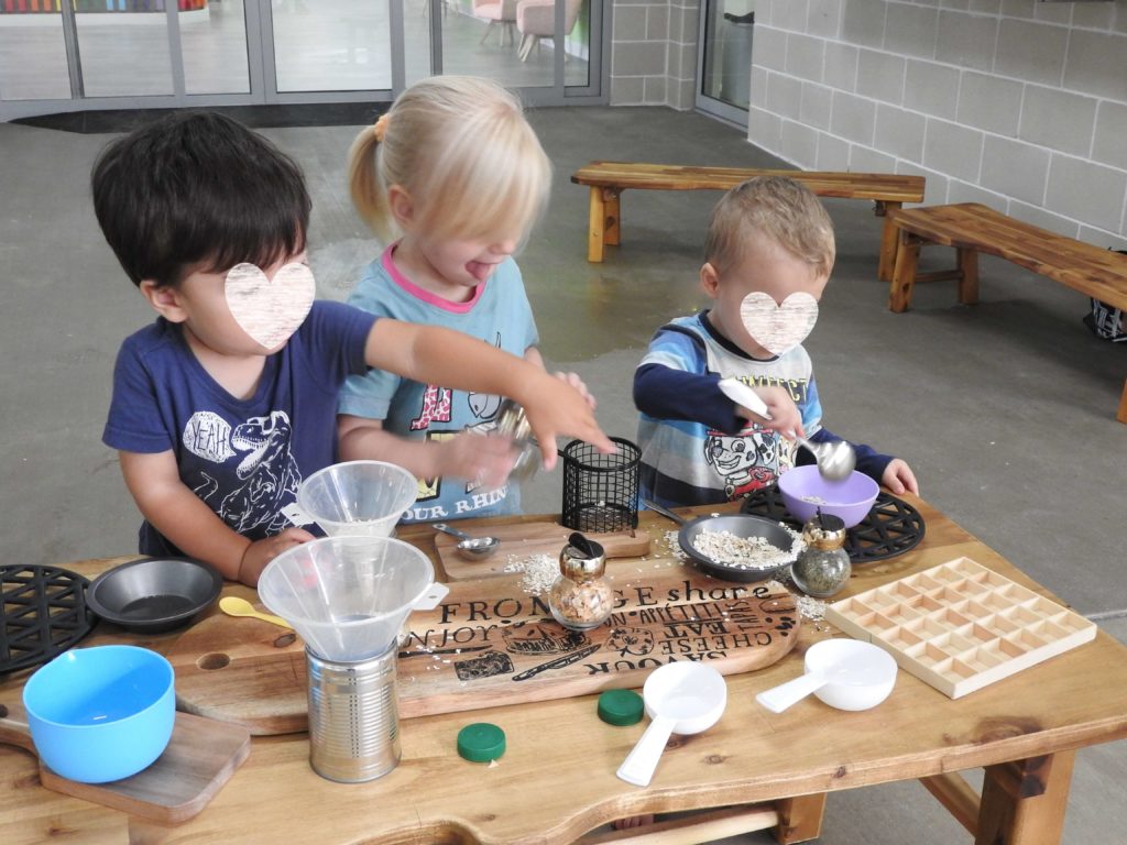 The children in our Borobi Studio (2-3 year olds) had so much fun learning together with a range of everyday items.  As they pretended to cook they were developing early mathematical skills such as measuring, organising and comparing.  They are also developing the knowledge that trying things out, exploration and curiosity are important and valued […]